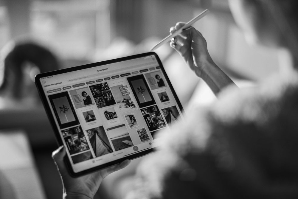 Thomas Stray: AI: The Game-Changer in Digital Advertising's Evolution. financial alchemy by Thomas Stray